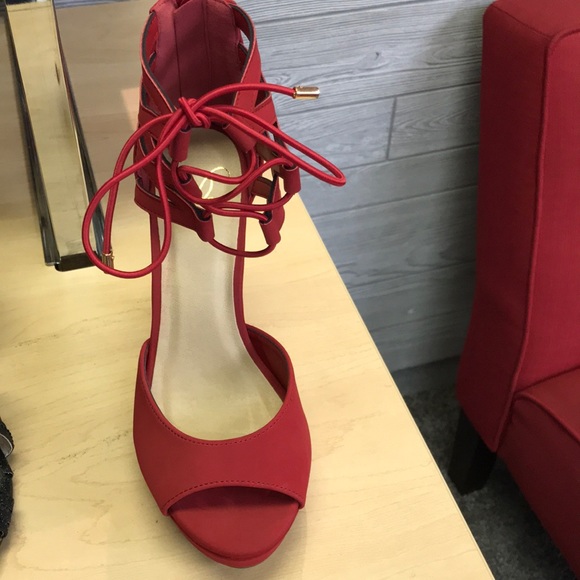 Platform Laced High Stiletto Heel - Picture 4 of 4